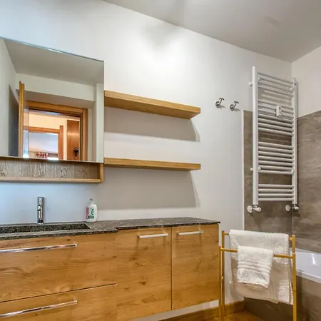 Lovely Apartment In Breuil-Cervinia *